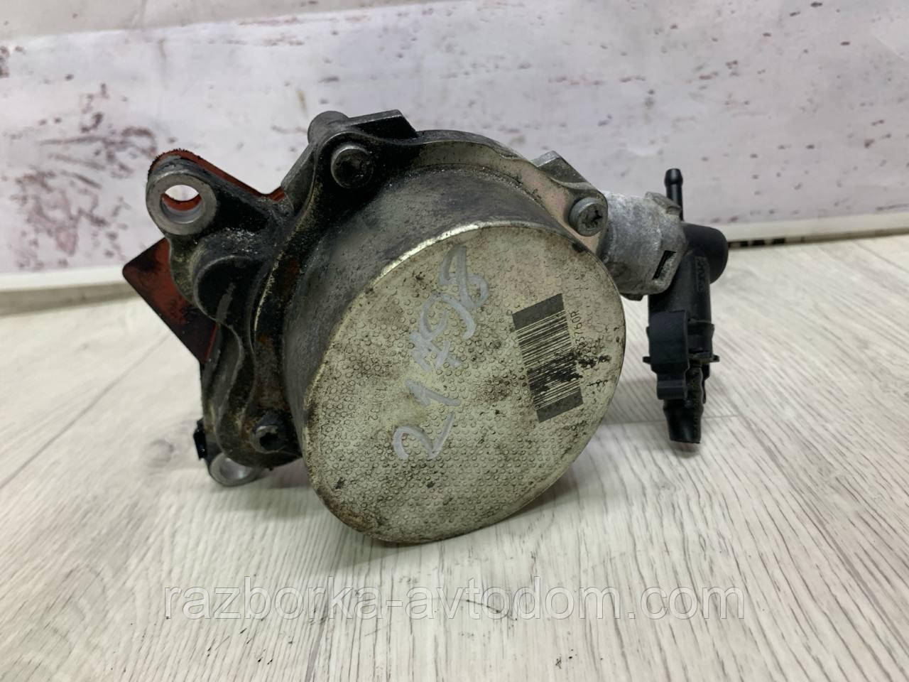 Вакуумний насос Renault Megane,Scenic III , Megane 3 , Trafic 3 1.6 DCI (09-16) OE:146503760R