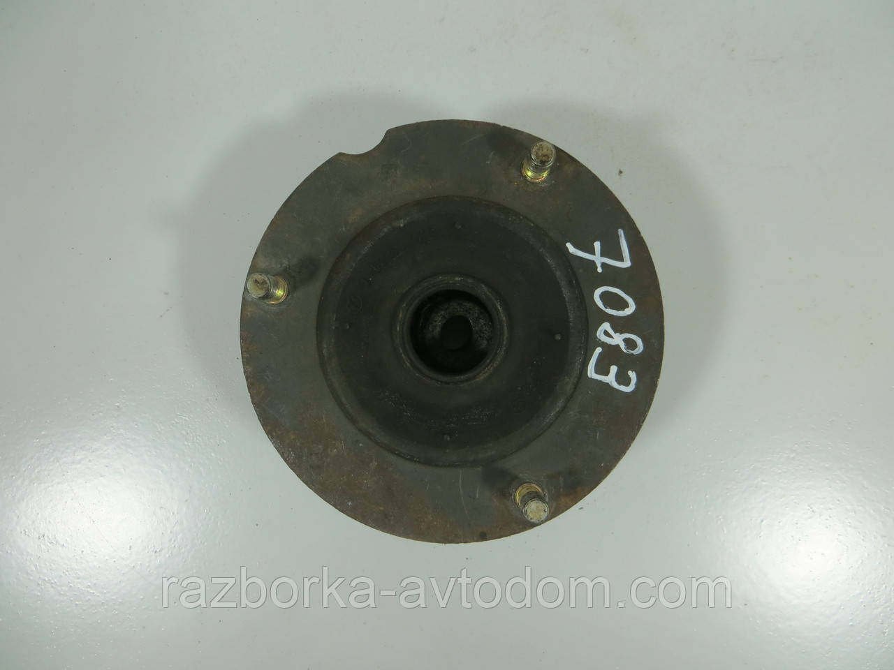 Верхня опора переднього амортизатора BMW E30, E28,E12, E24 (1982-1994) ОЕ: 1125176 OE 31331124508