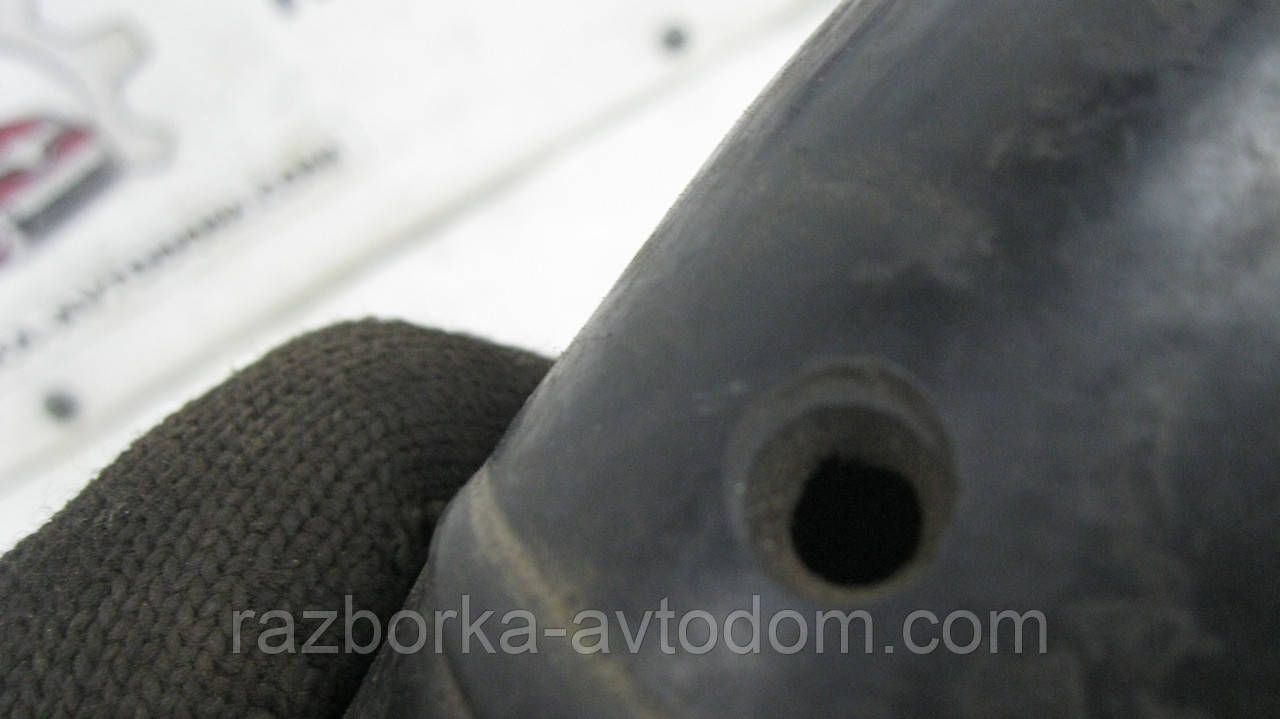 Патрубок повітряного фільтра Mitsubishi Lancer (1985-1992) OE:MD074409