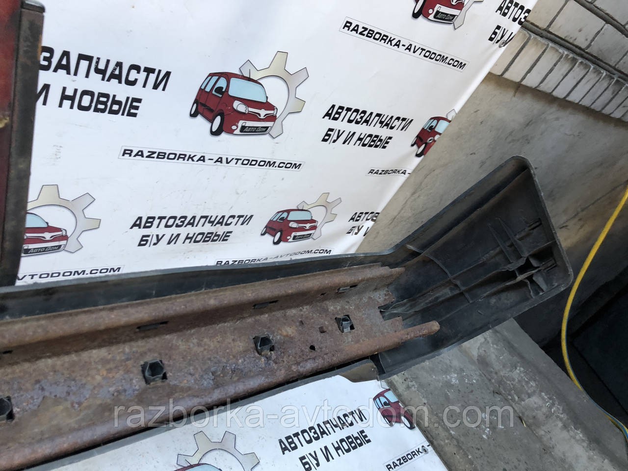 Бампер задній універсал VW Passat B2 (80-85) 331807421H