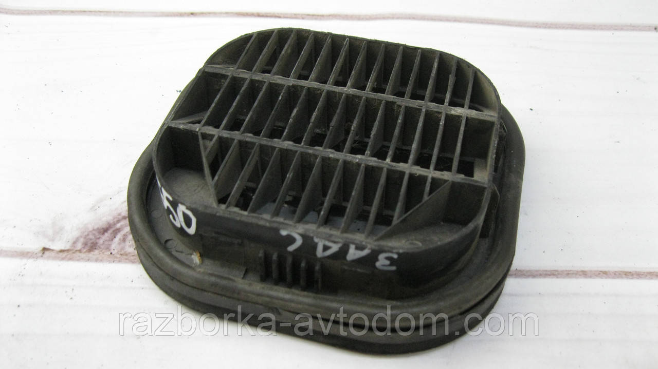 Решітка вентиляції Opel Corsa C (2000-2012), Combo (2001-2011) OE:90566857
