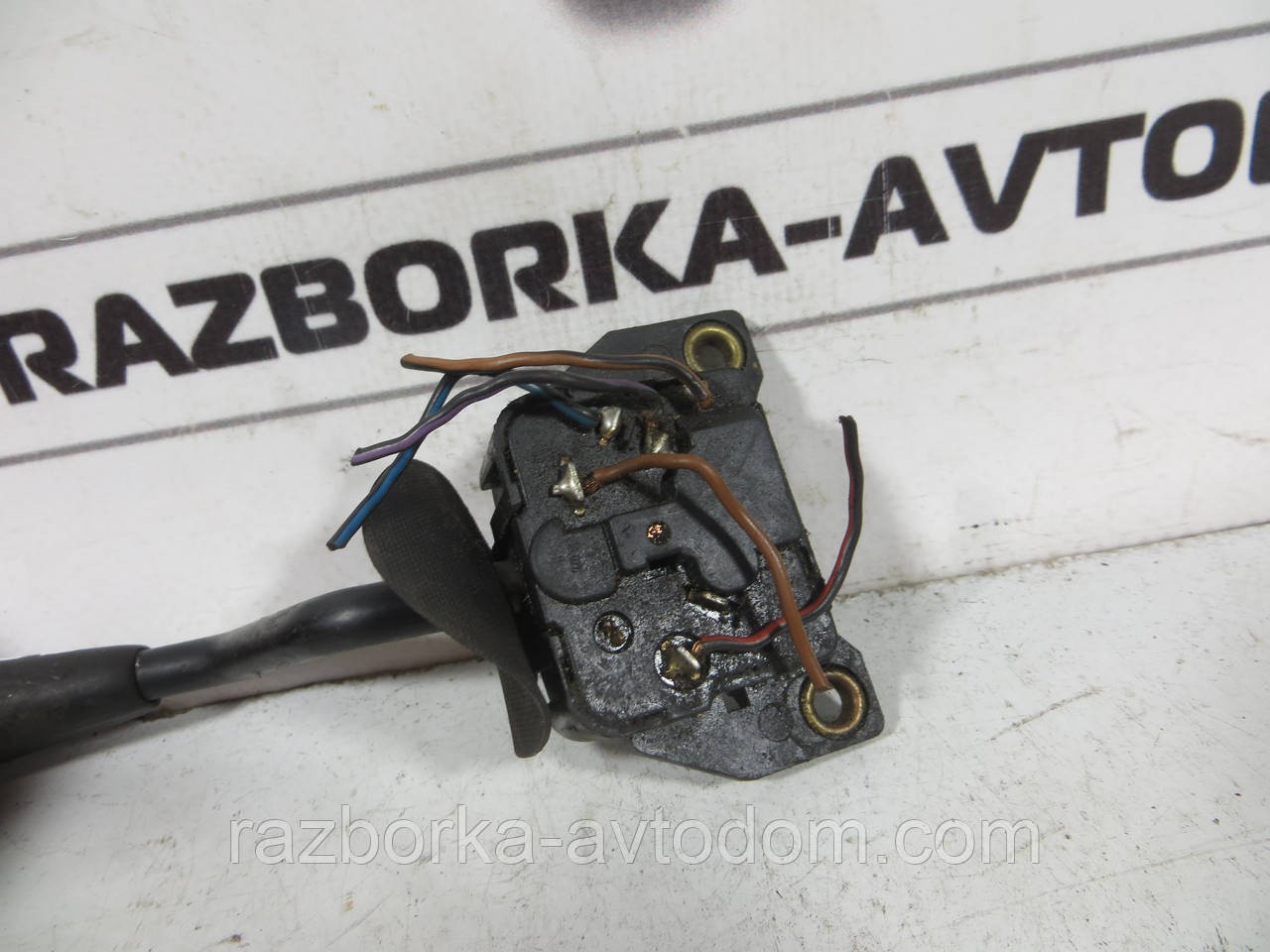 Підрулевий перемикач правий BMW E28, E30 (1985-1991) ОЕ: 61311377979