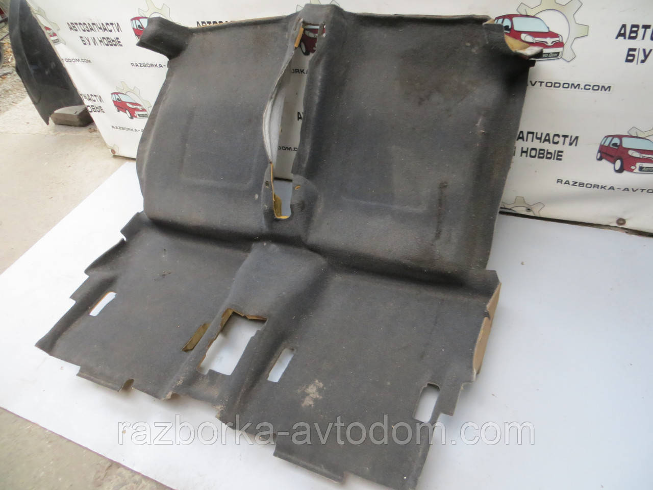 Килим салону середній (налогове покриття) Opel Zafira A (1999-2005) ОЕ: 90363415