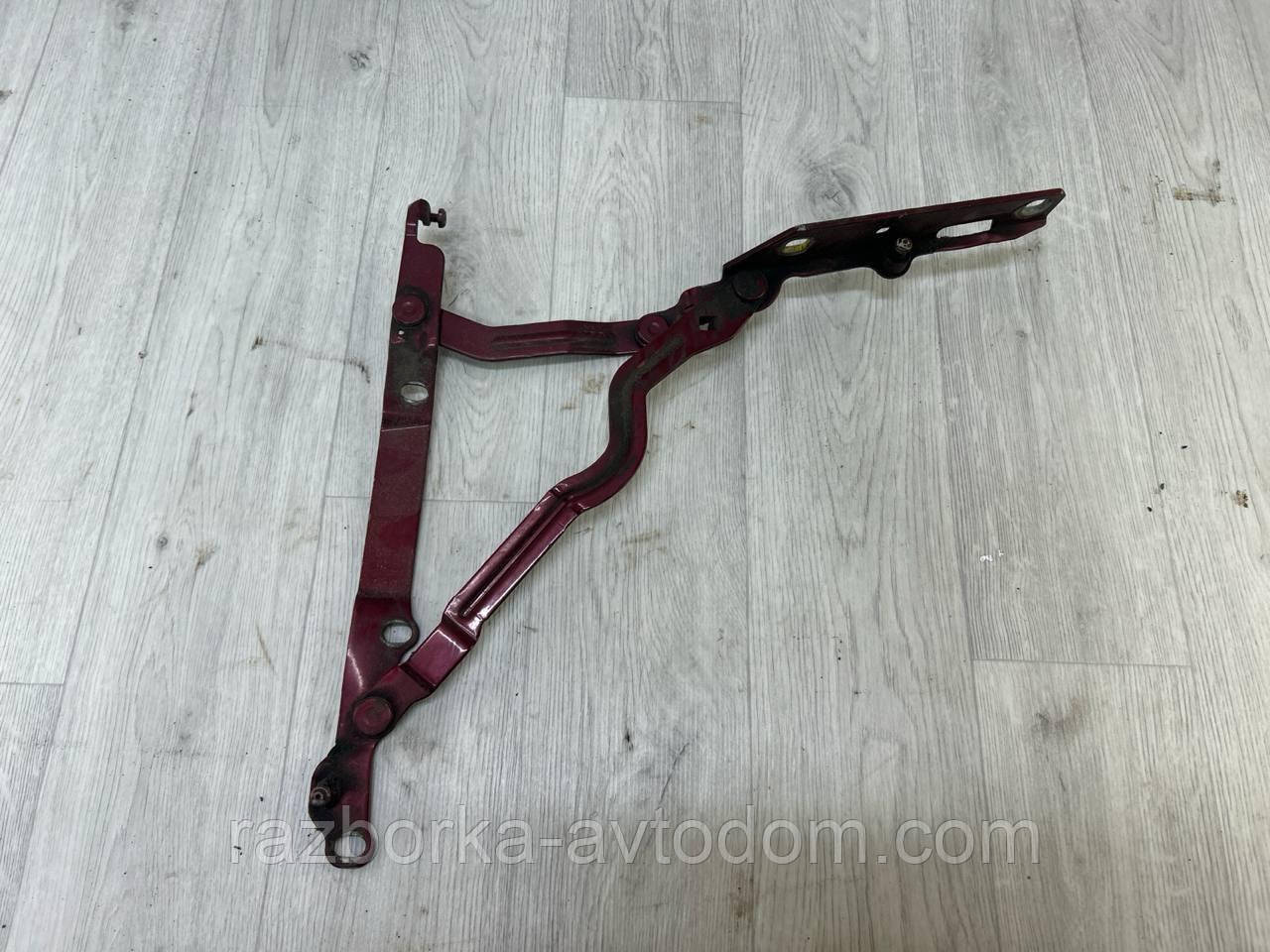 Петля кришки багажника седан права Opel Omega B (1996-1999) OE:90379046