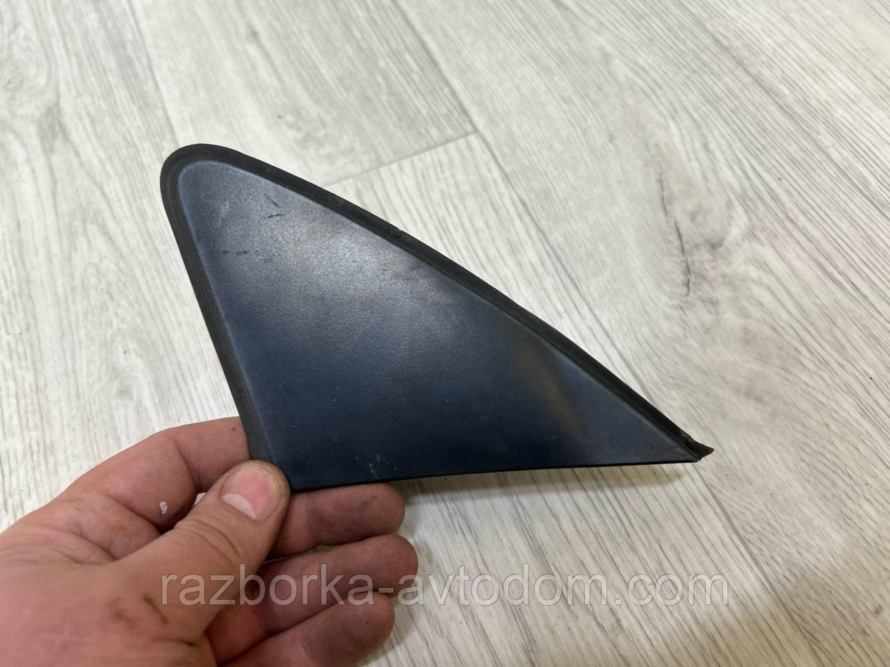 Накладка декоративна крила переднього лівого Peugeot 308 (07-13) OE:9680364380