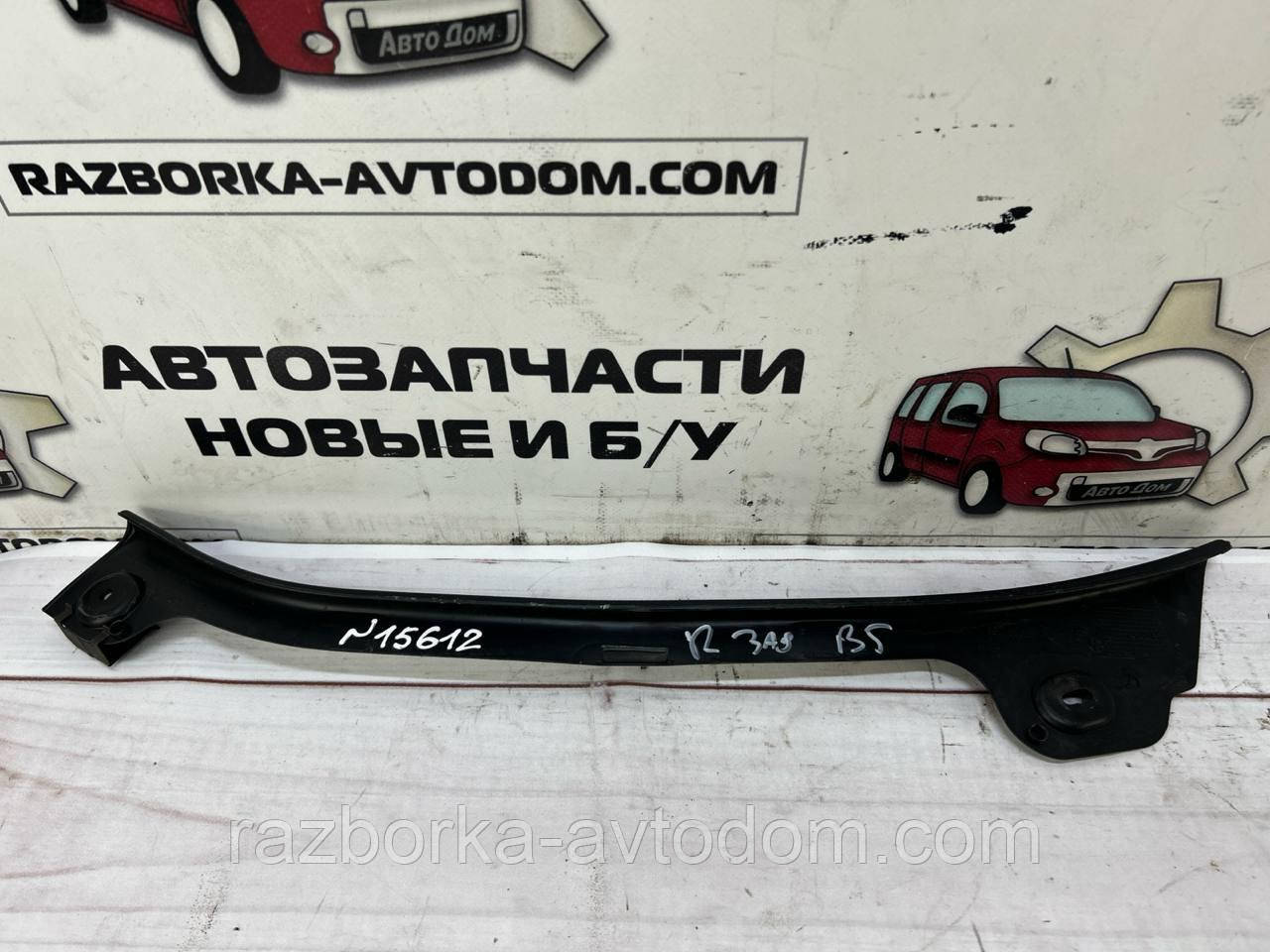 Накладка/обличчя порога стійки задня права VW Passat B5 (97-05) OE:3b0867768