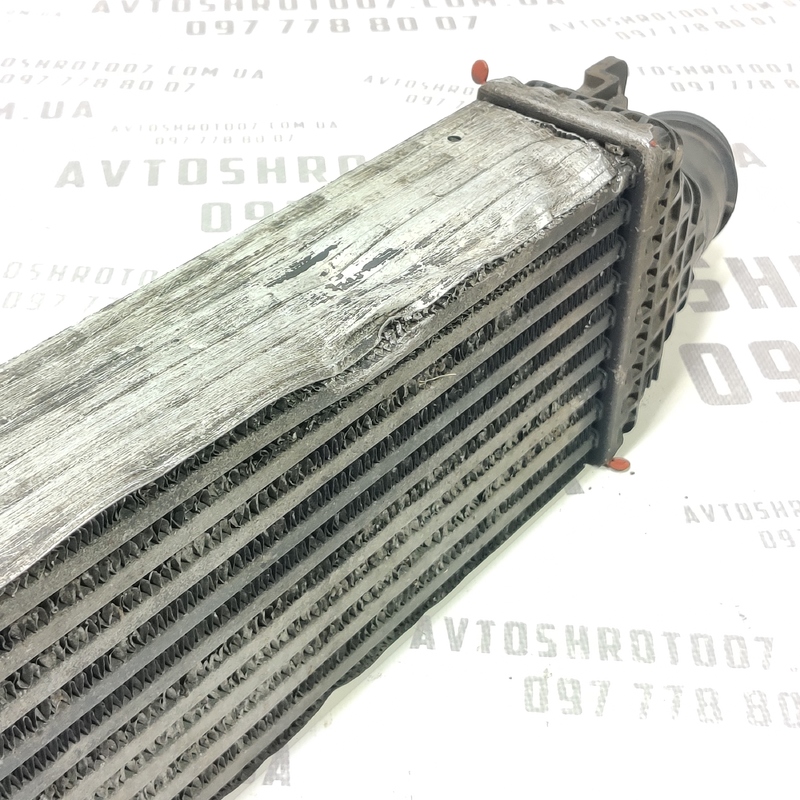 Радіатор інтеркулера Audi A4 B8 07-15 2.0D 8K0145805G