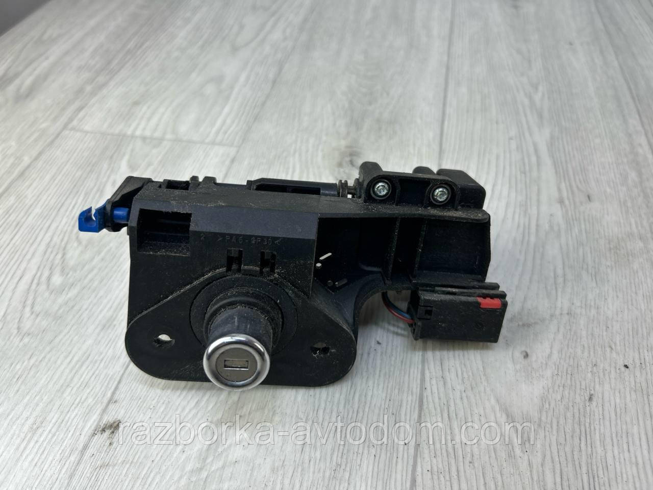 Замок кришки багажника Opel Corsa C (2000-2012), Meriva A (2003-2010) OE:9196633, 13168316