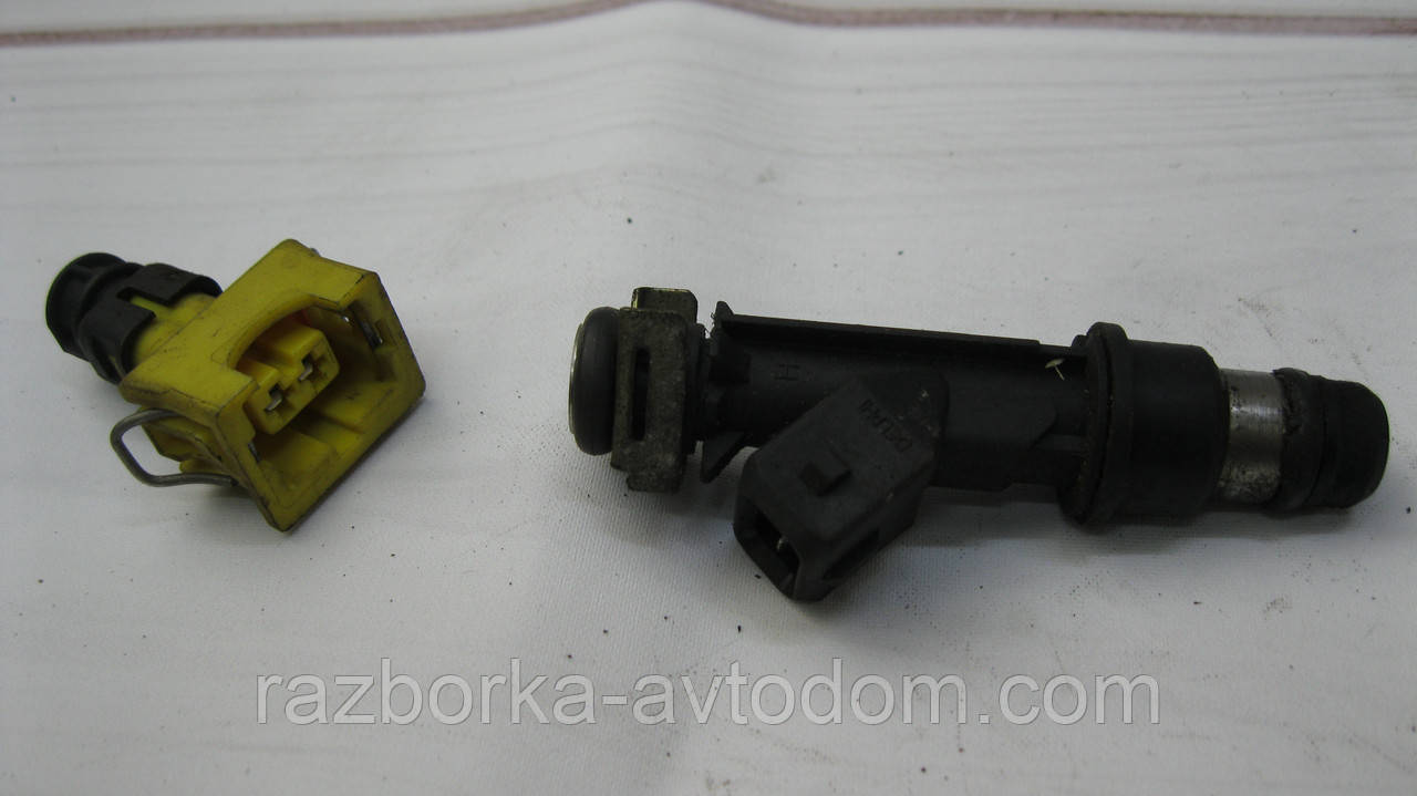 Форсунка паливна бензин 1.6i Opel Zafira A, Astra G, Combo, Meriva A OE:25317316