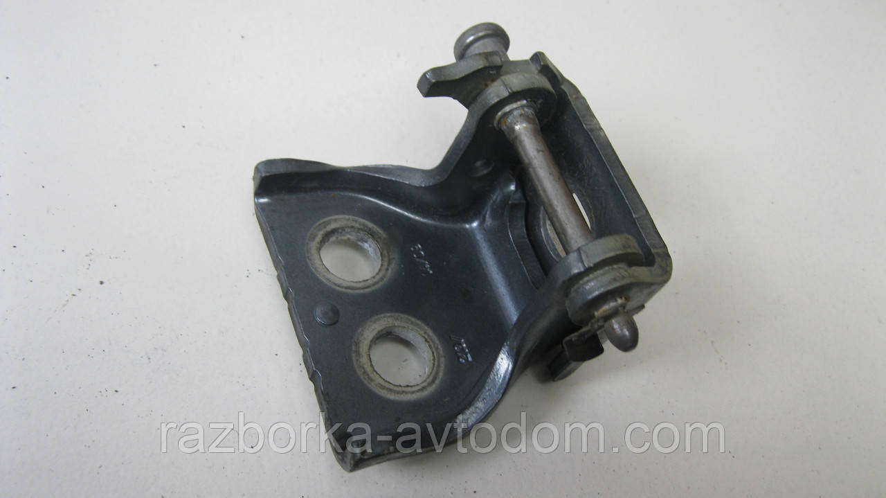 Петля передньої/задньої лівої двері нижня Citroen C4 Picasso (2006-2013) OE:9035V4
