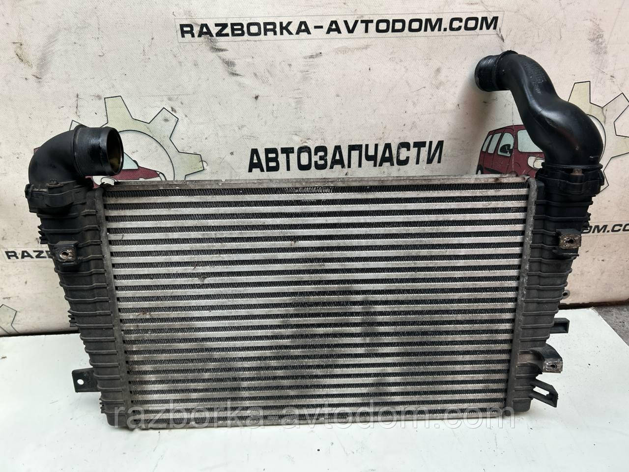 Радіатора інтеркулера Opel Zafira B (05-10) OE:13243008