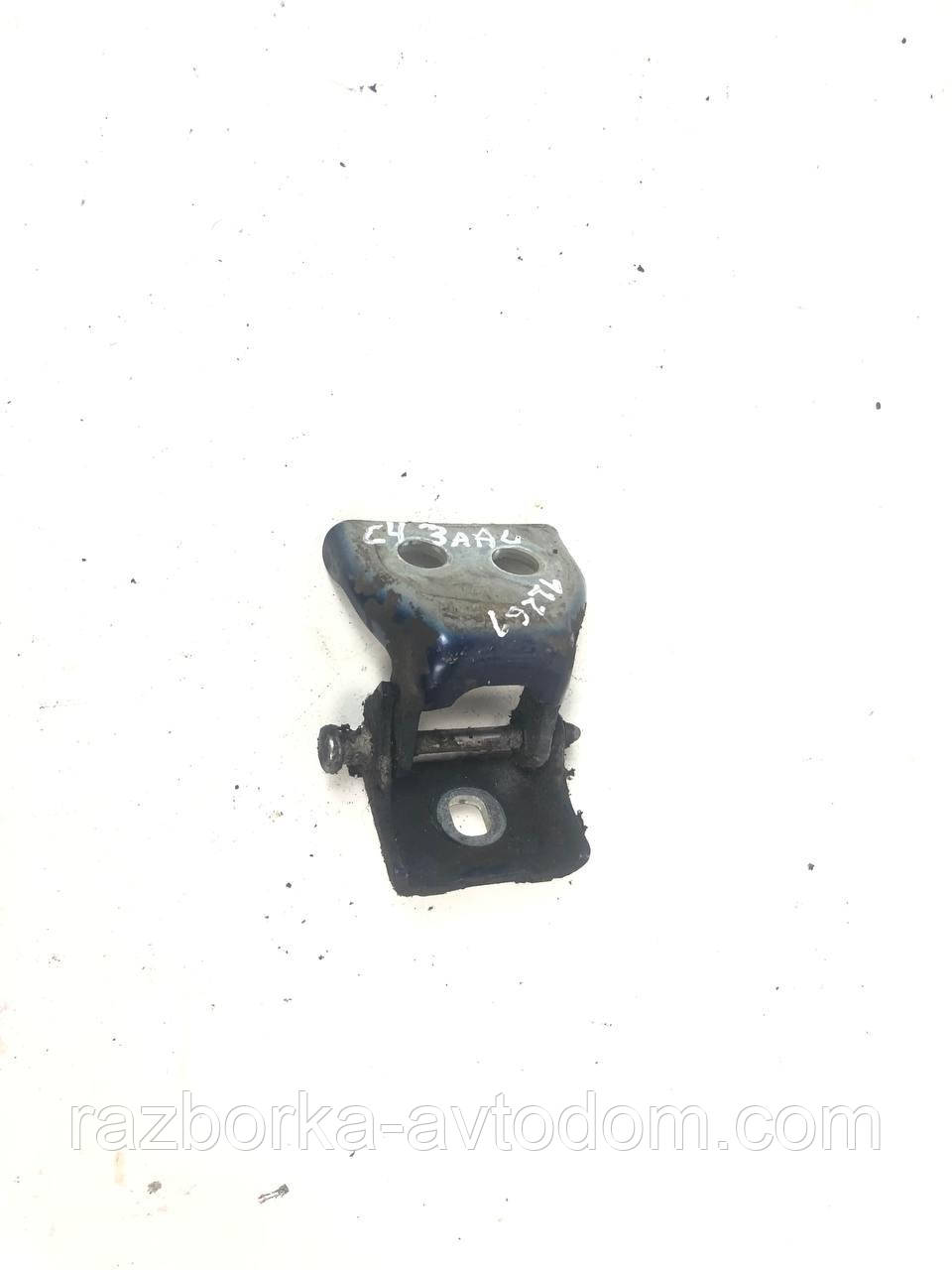 Петля задніх дверей ліва нижня Citroen C4 (04-08) OE: 903799
