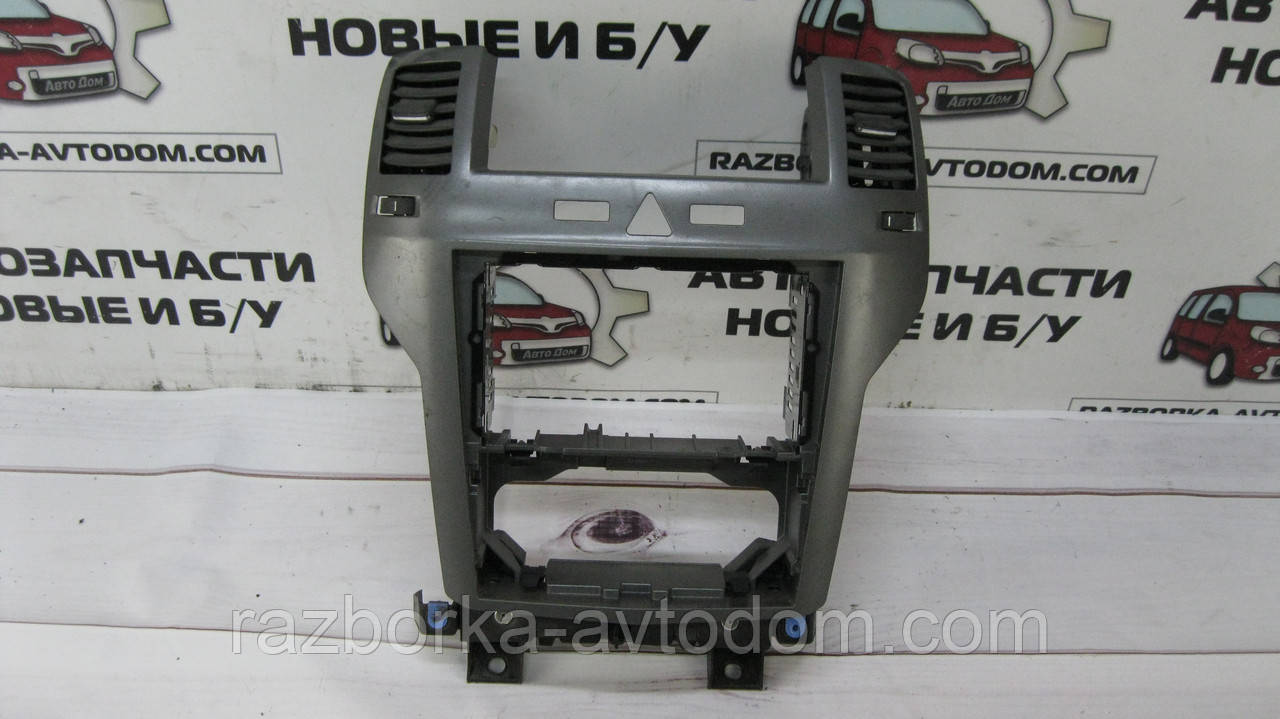 Накладка пластик центральної консолі Opel Zafira B (2005-2010) OE:13198594, 13198595, 13198592, 13162554,