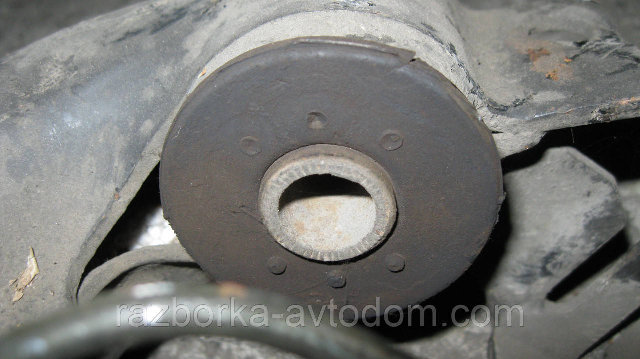 Важіль задній правий (під гальмівний диск) VW Transporter T4 (1990-2003) OE: 701501404T