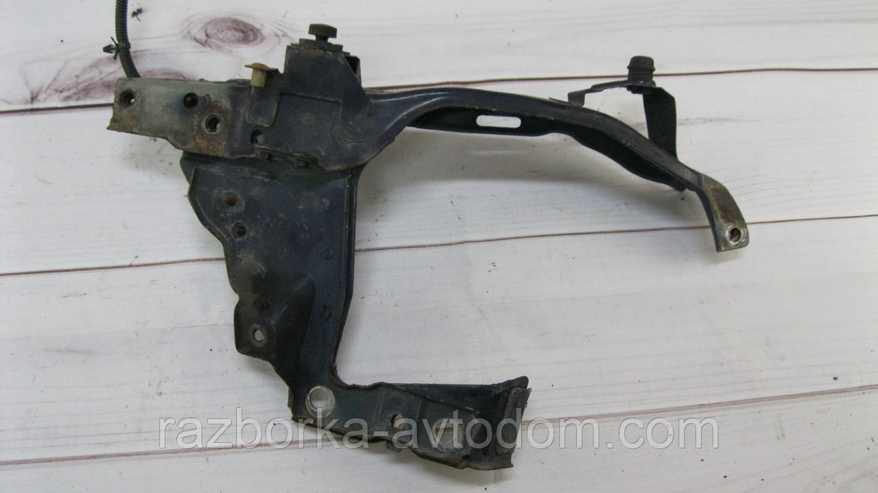 Панель передня ліва (окуляр) Opel Zafira B (2005-2010) OE:93184624, 93190818, 13145081