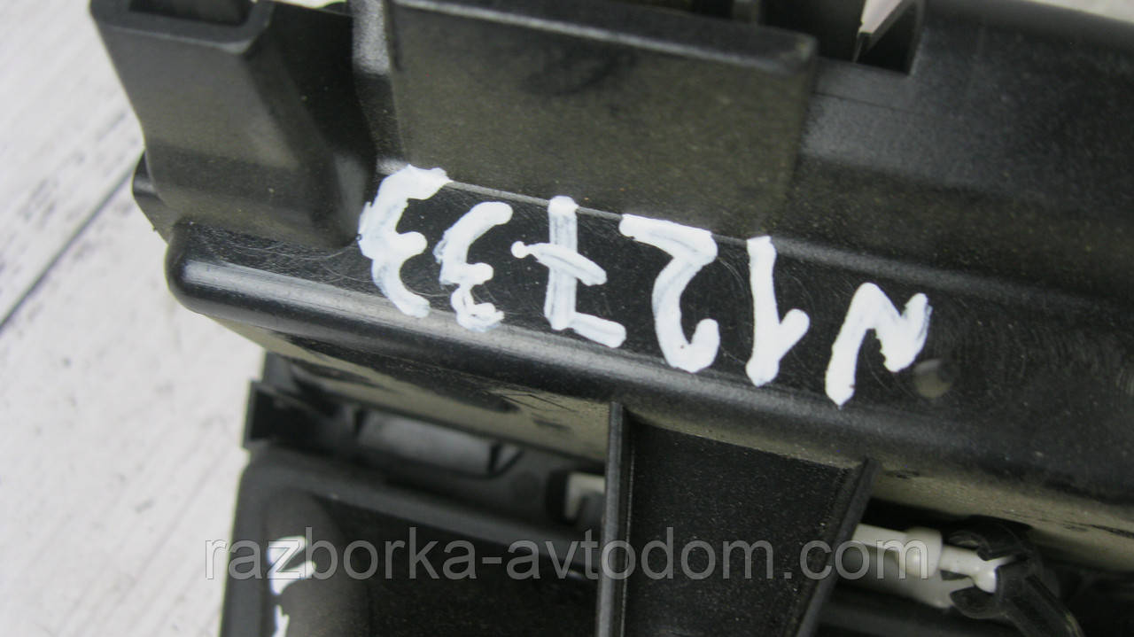 Дефлектор повітряний лівий Citroen C4 (2004-2010) OE:8265P8
