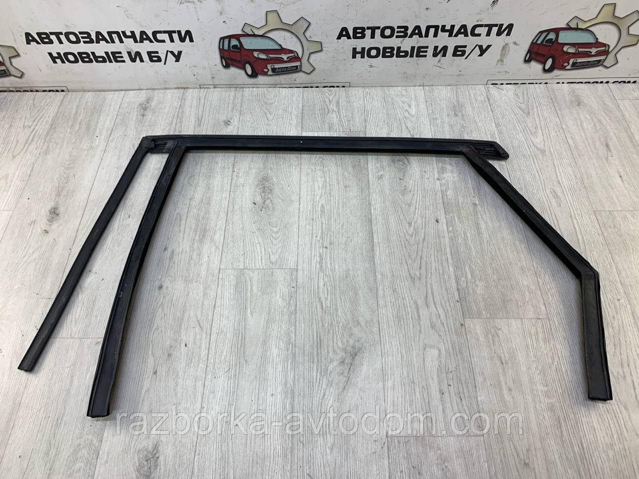 Ущільнювальна гумка скла дверей задньої правої Ford Mondeo (07-14) OE:1777855 фото 2