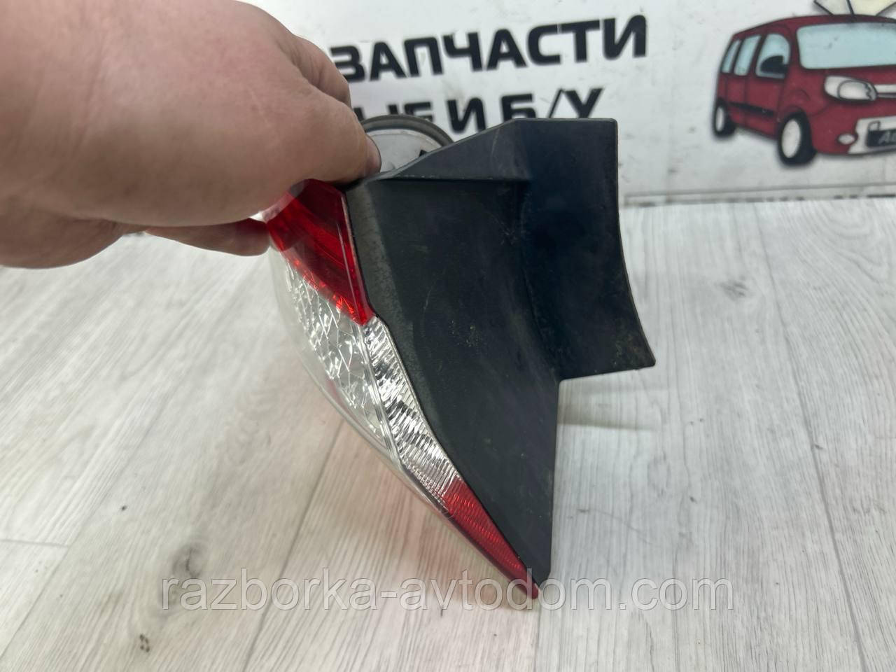 Ліхтар задній лівий (зовнішній) універсал Peugeot 407 (04-11) OE:7s7113405b