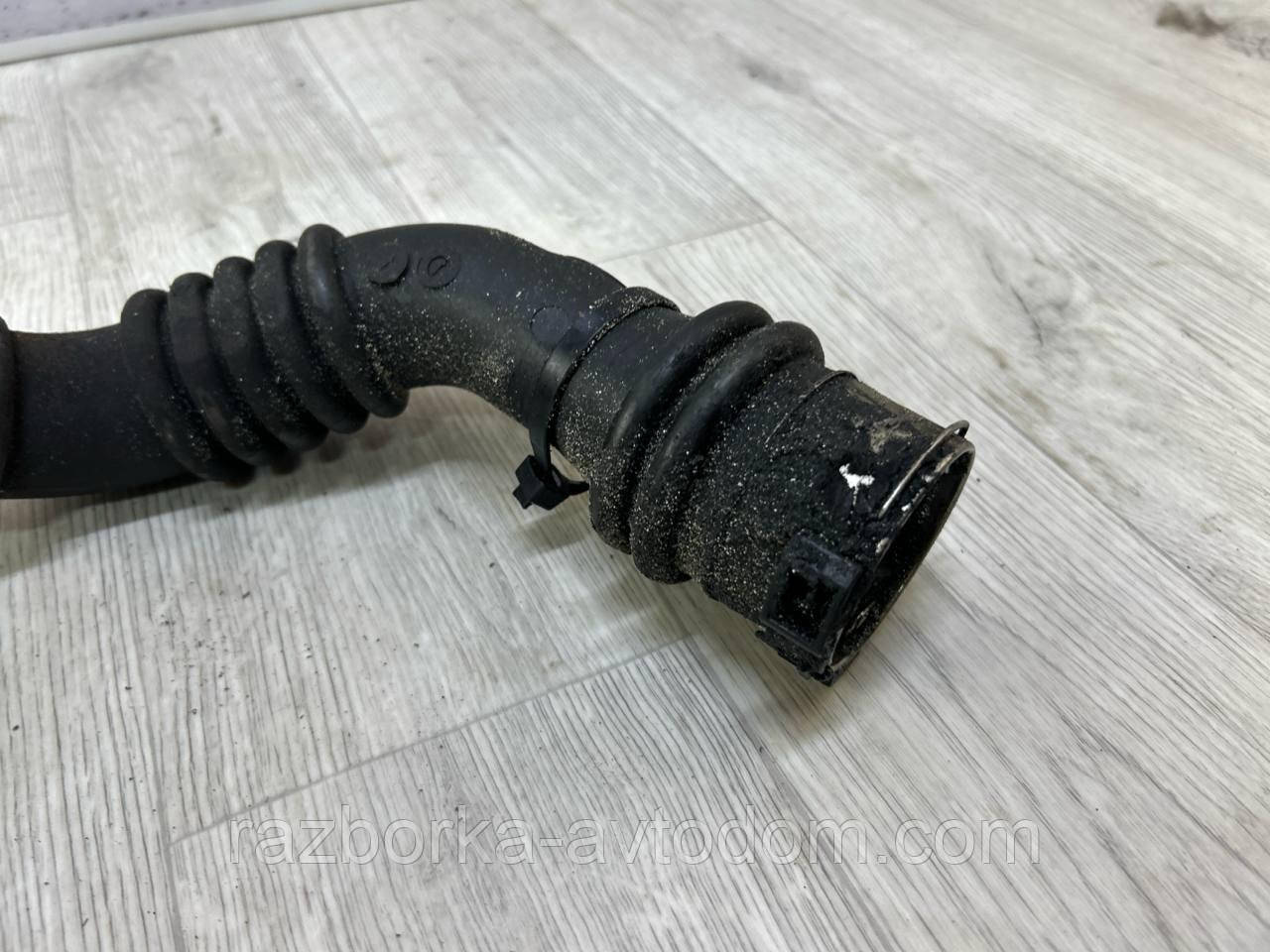 Патрубок інтеркулера 1.6dci Renault Scenic 3 (09-), Megane 3 OE:144603264R