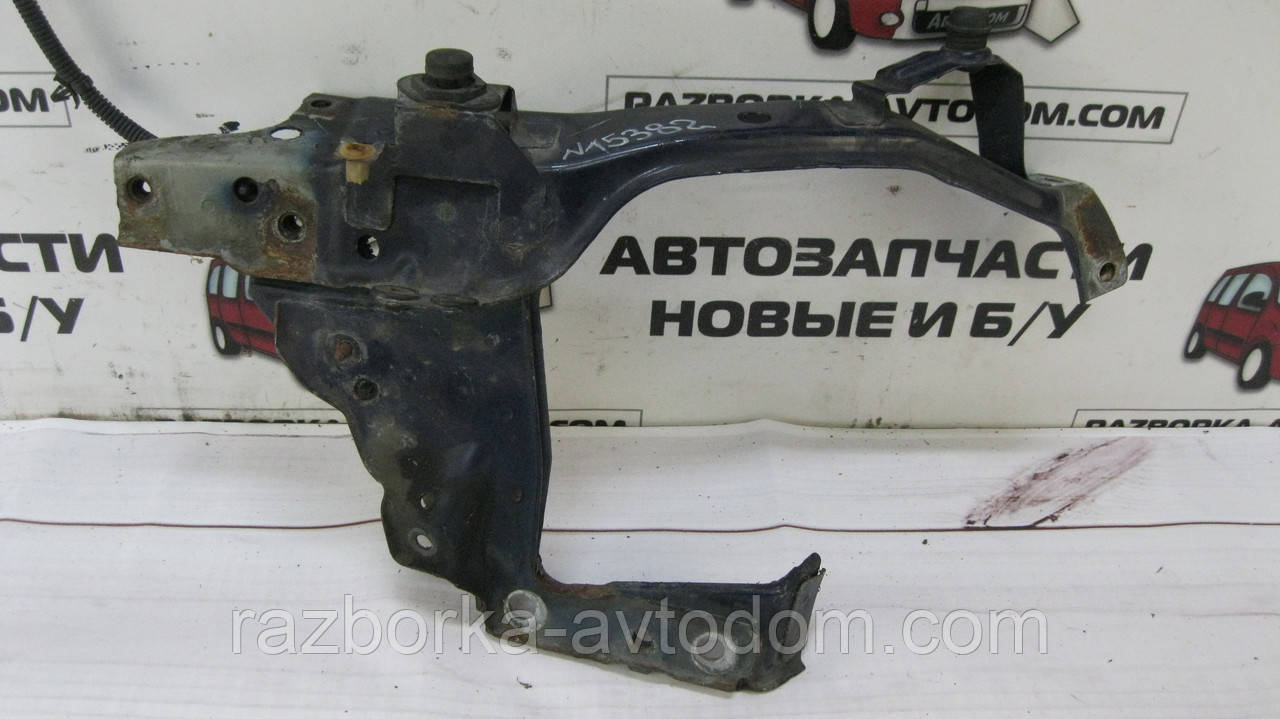 Панель передня ліва (окуляр) Opel Zafira B (2005-2010) OE:93184624, 93190818, 13145081