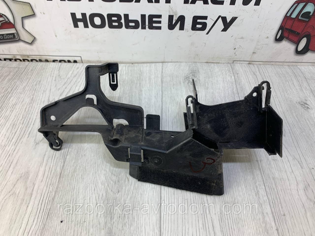 Кронштейн/кріплення замка дверей передньої лівої Ford Mondeo (07-14) OE: 7S71A21979AD