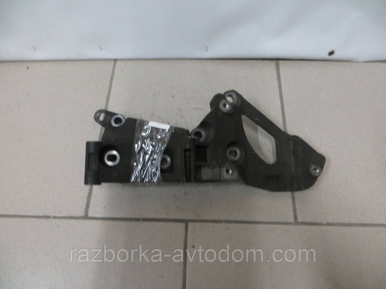 Кронштейн генератора Renault Kangoo 97-08 1.5DCI 8200072727