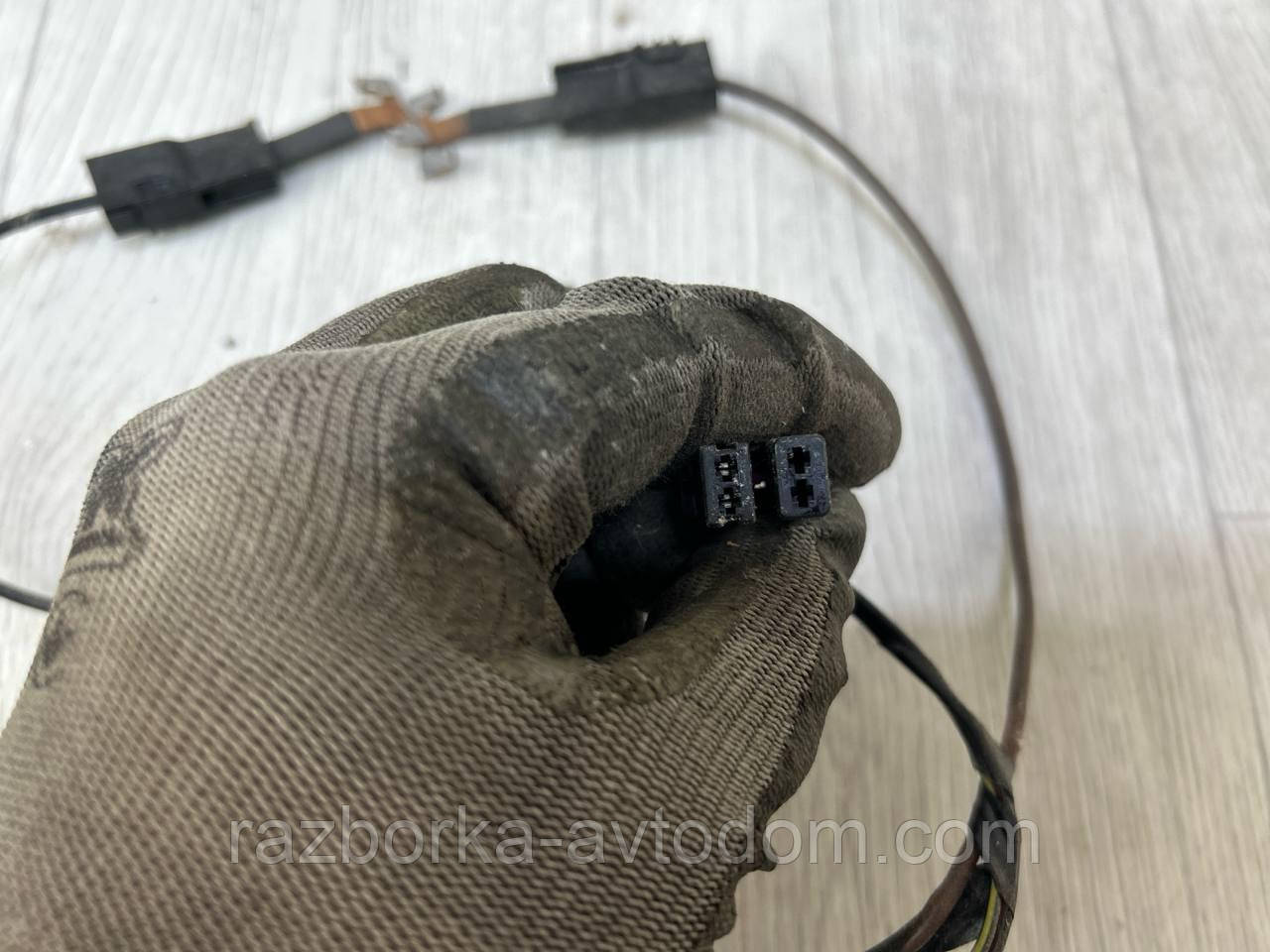Дріт кришки багажника Opel Corsa C (2000-2012) OE:13122562