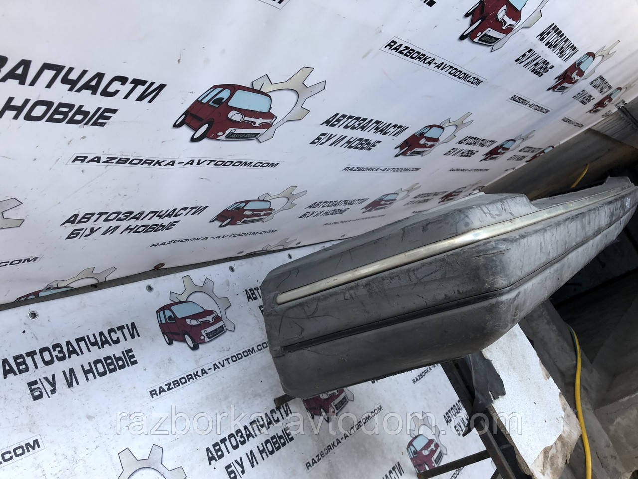 Бампер задній універсал VW Passat B2 (80-85) 331807421H