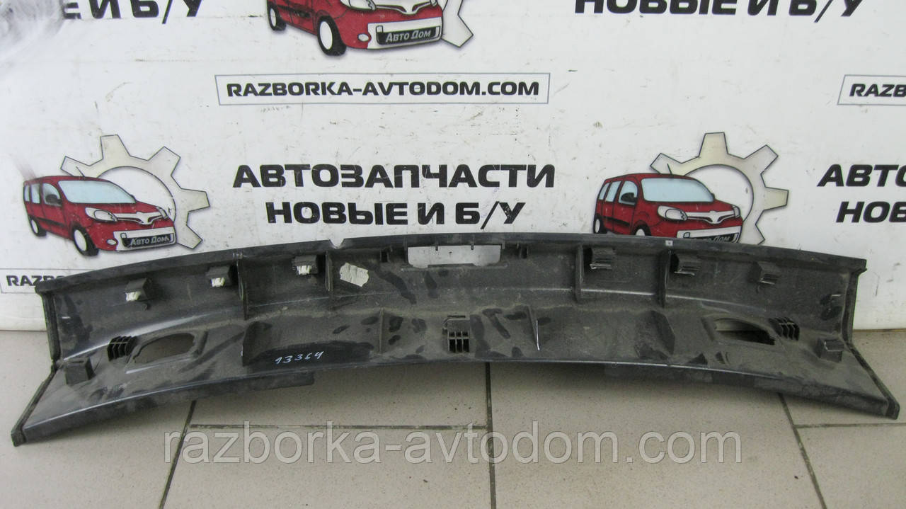 Накладка внутрішня на задню панель кузова VW Touran (03-10) OE:1T0863459
