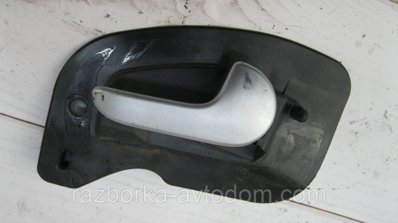 Ручка дверей передньої правої внутрішньої Opel Corsa C (2000-2012) OE:13122297