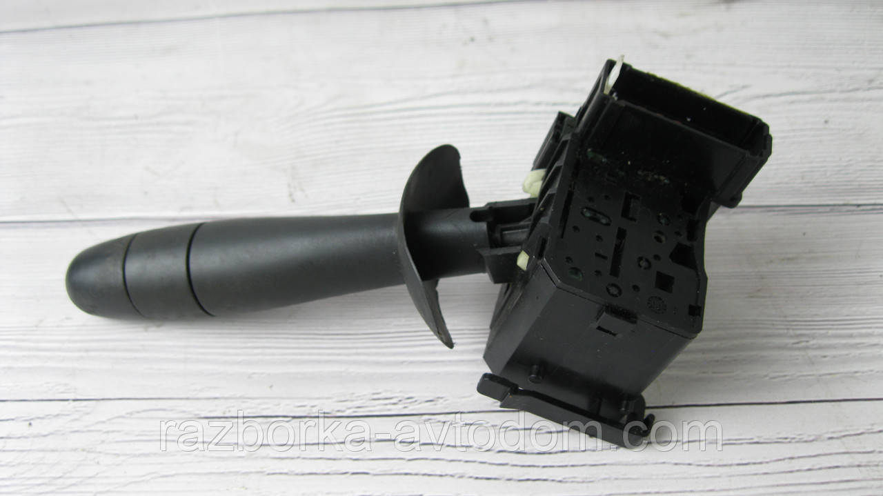 Підрумовий перемикач правий вантажний Renault Trafic 00-14, Primastar 02-14, Opel Vivaro (01-) OE:82000702