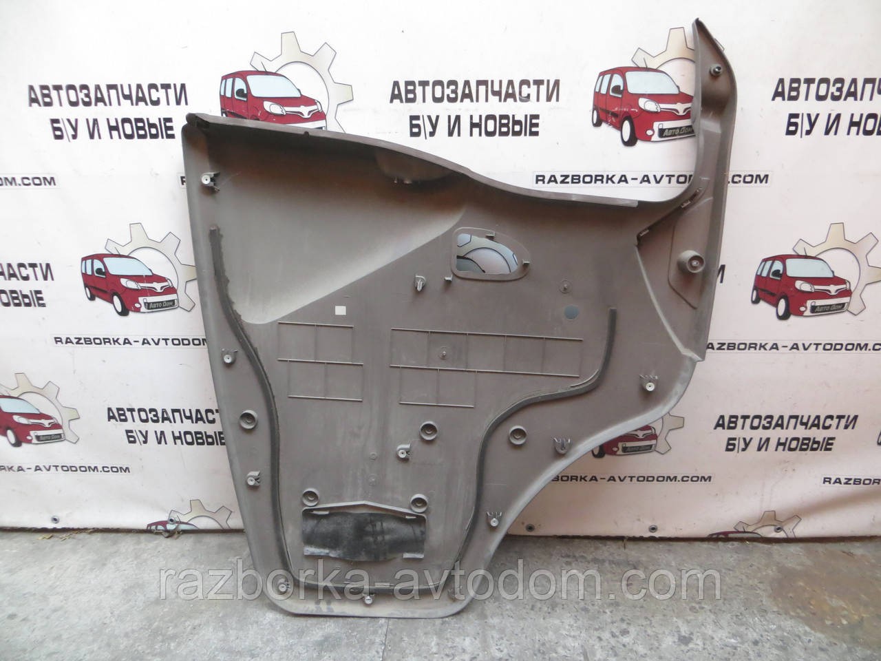 Картка дверей передня права Renault Master 98-03 7700351681D