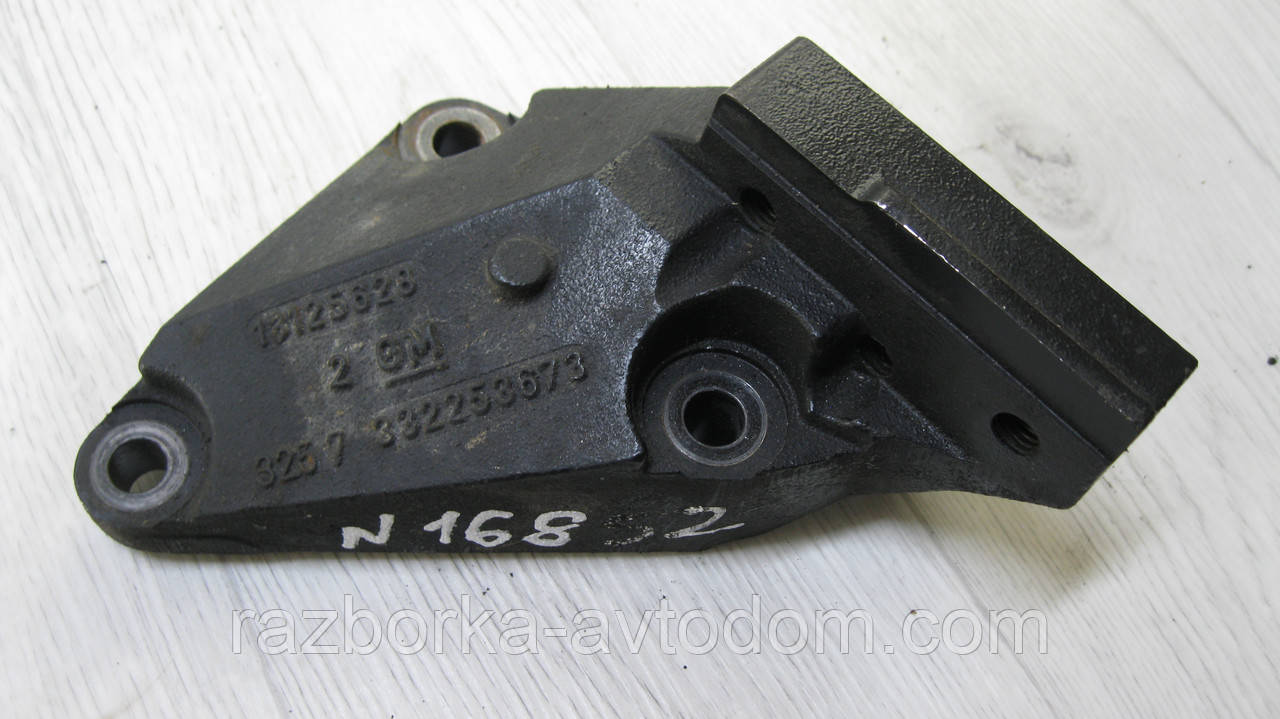 Кронштейн двигуна правий Opel Zafira B (2005-2010) 1,7CDTI OE:13125628