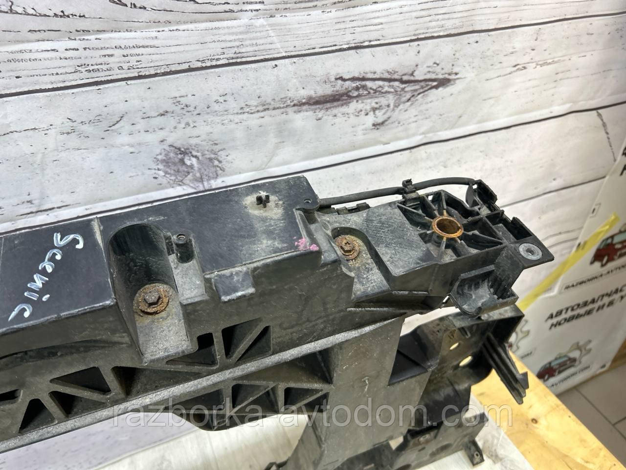 Панель передня (телевізор) Renault Scenic 3, Grand Scenic 3 (09-16) OE:752100007r Б/У Оригінал