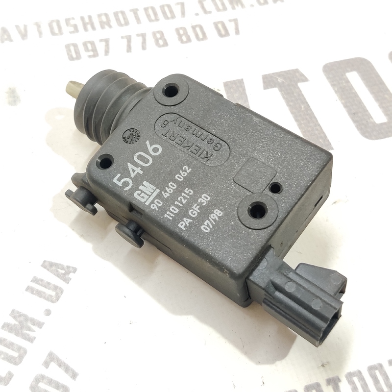 Замок багажника Opel Astra G (97-04) 2.0D OEM 90460062