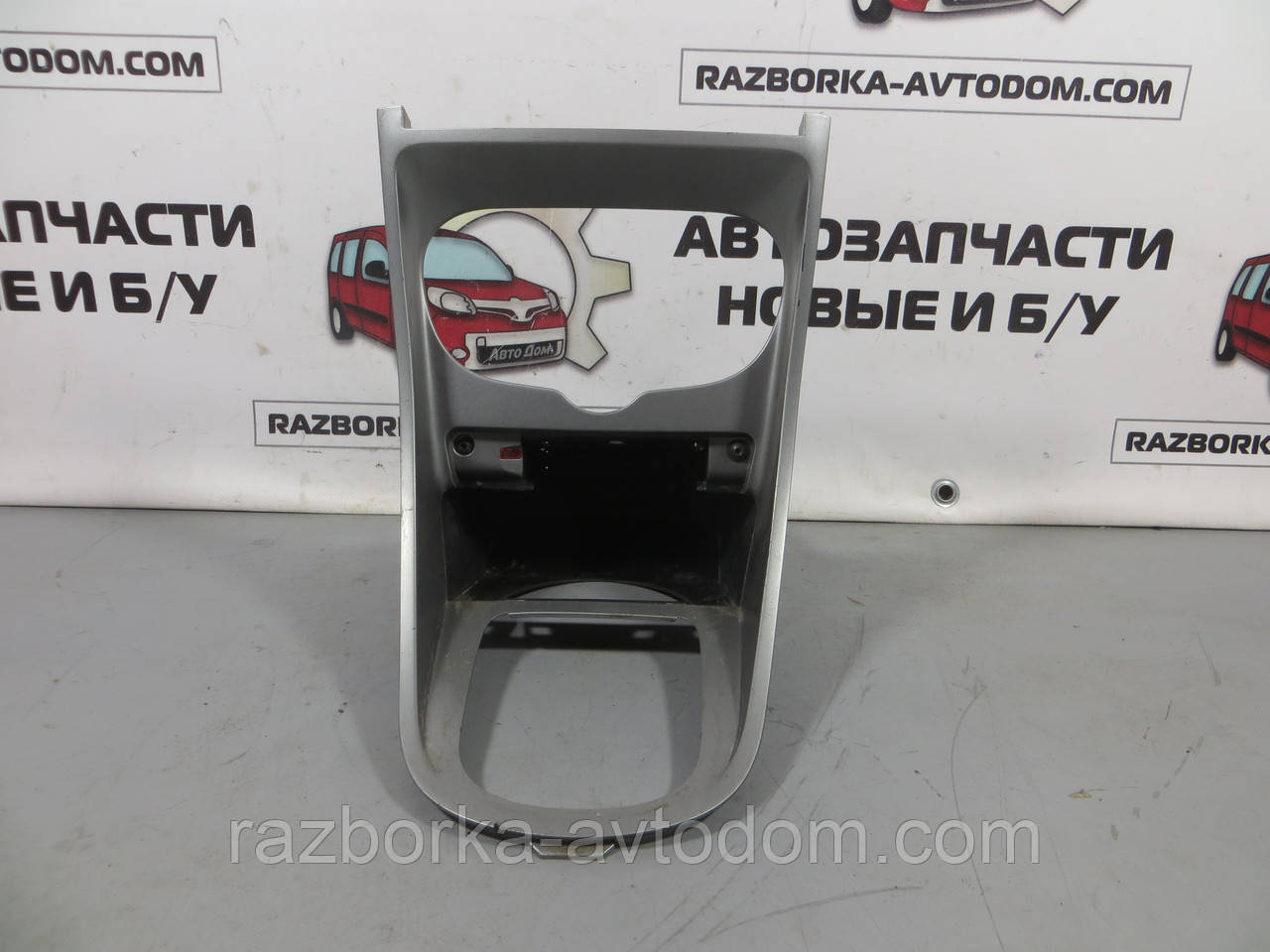 Консоль торпеди центральна Peugeot 307 (2001-2008) ОЕ: 215019