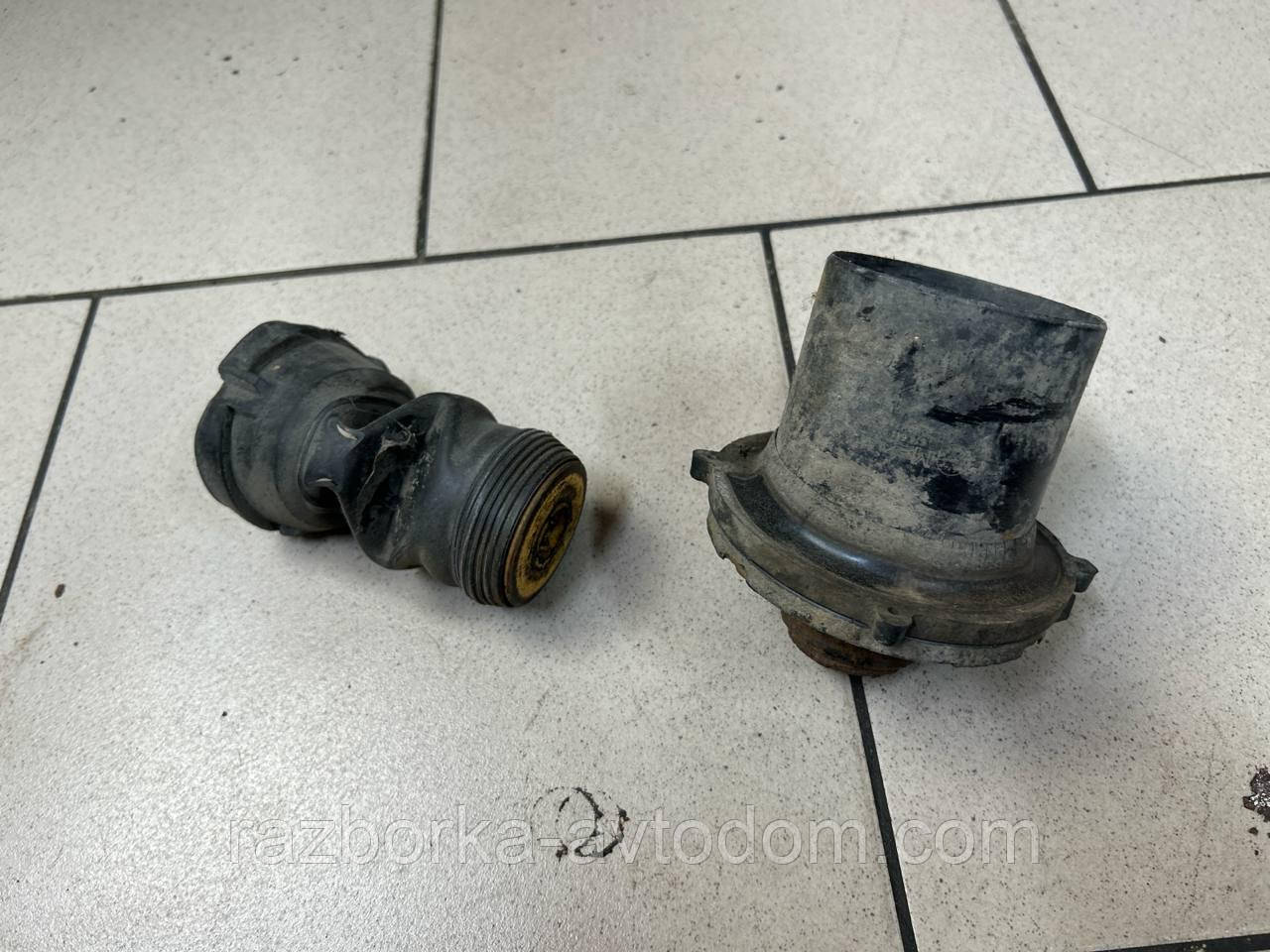 Опора амортизатора переднього лівого (комплект) Opel Corsa C (00-06) OE:90468618
