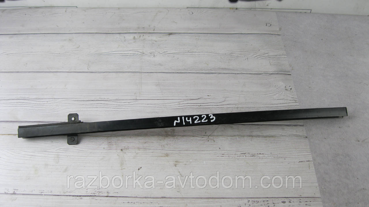 Напрямна скла дверцят задньої лівої VW Touran (03-10) OE: 1t0839407e