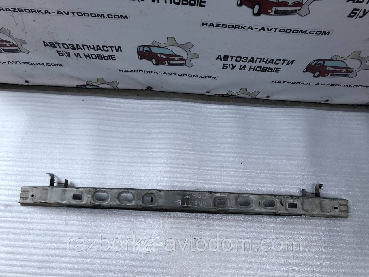 Підсилювач заднього бампера Nissan Vanette C23 (91-01)