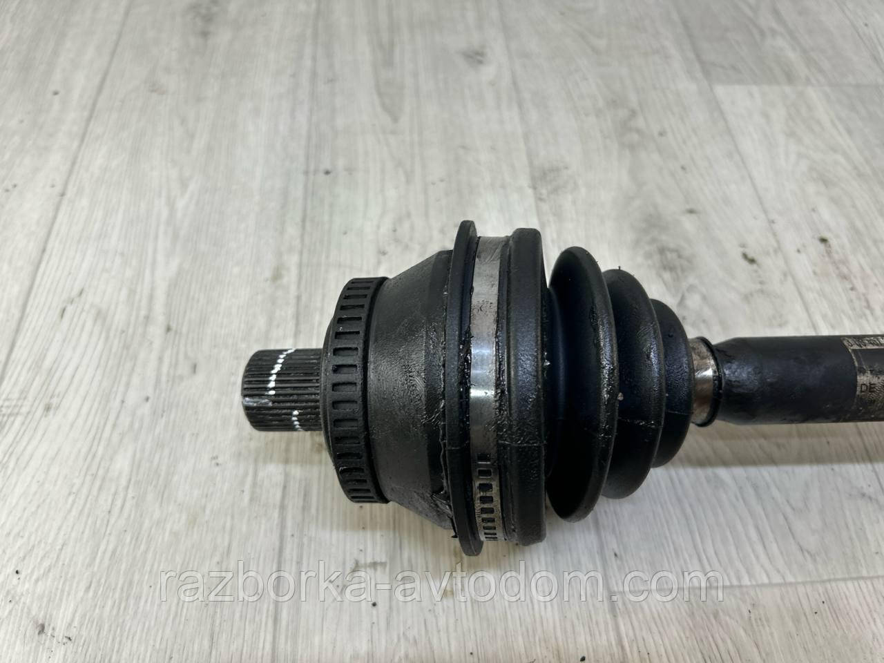 Напівось передня ліва (привод) 1,9TDI, 2,0TD Skoda Superb (02-08), VW Passat B5, Audi A4 B5 OE:3u0407271 (38 шліц)
