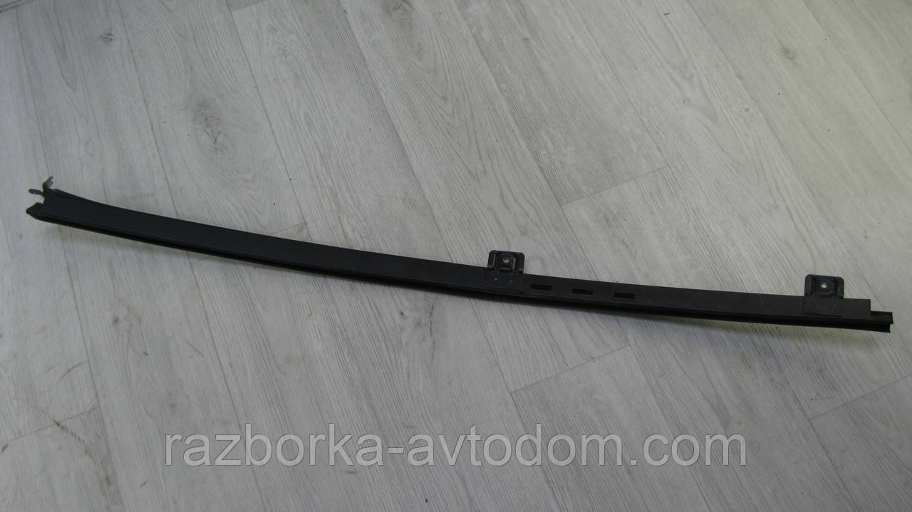 Рейка напрямна скла дверей задньої правої Opel Zafira B (2005-2010) OE:13132366