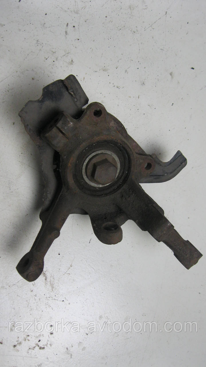 Поворотний кулак/ступиця правий Fiat Marea (1996-2002), Lancia Dedra (1989-1999) OE:46519868