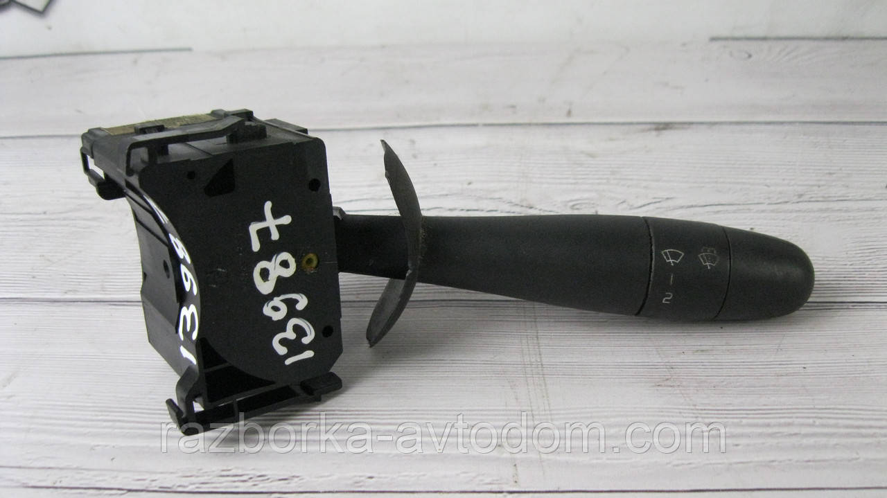 Підрумовий перемикач правий вантажний Renault Trafic 00-14, Primastar 02-14, Opel Vivaro (01-) OE:82000702