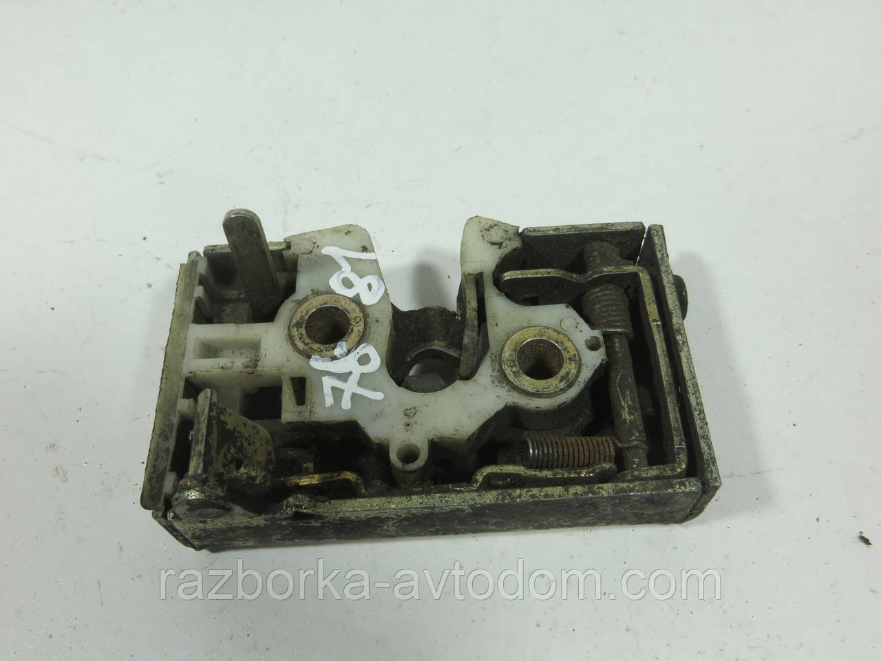 Замок задньої правої двері VW GOLF 2 (1983-1992) ОЕ: 193839016A OE 173839016D