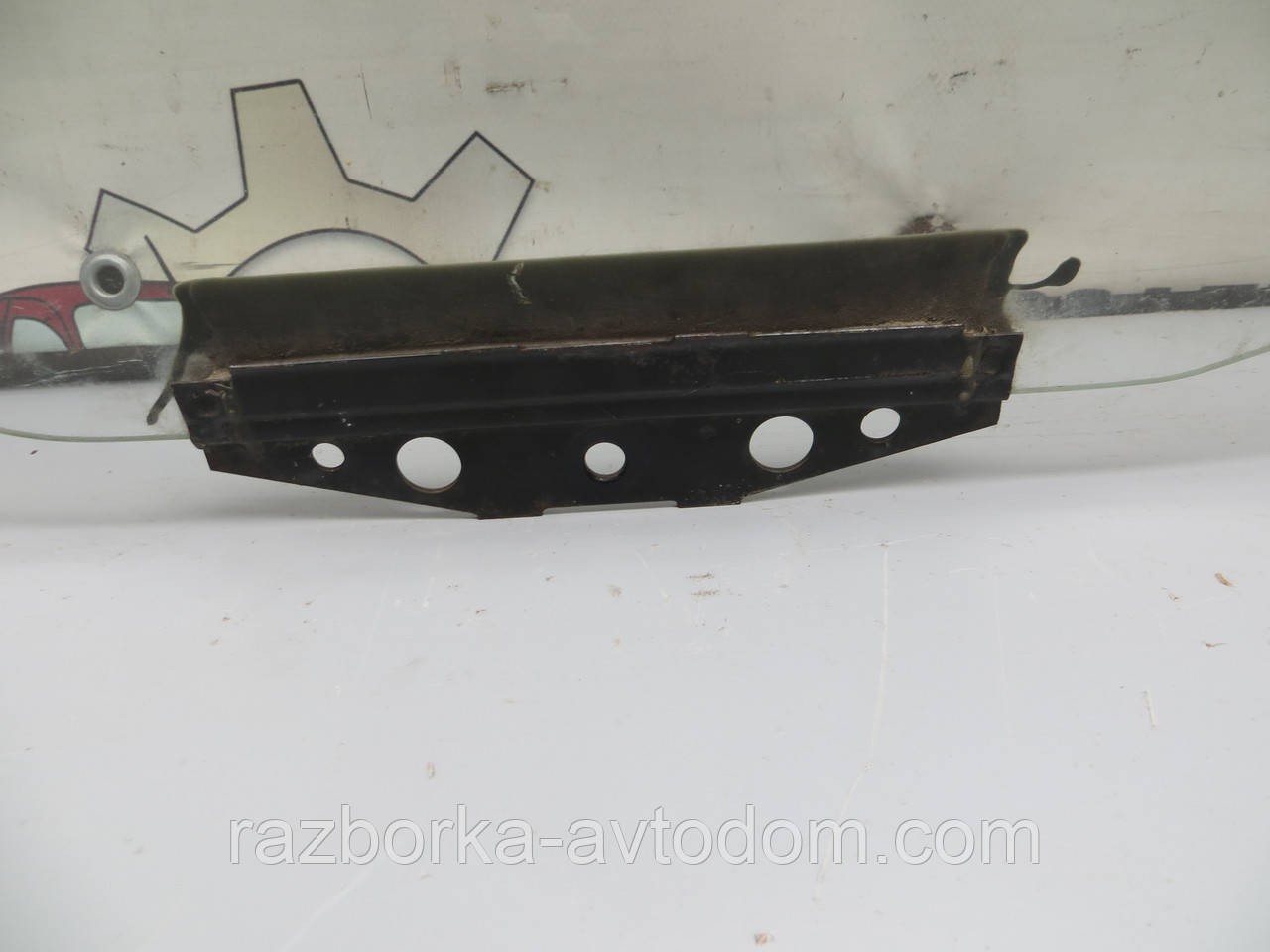 Скло заднього правого дверей Audi 100 C3 (1982-1991) ОЕ: 443845026G