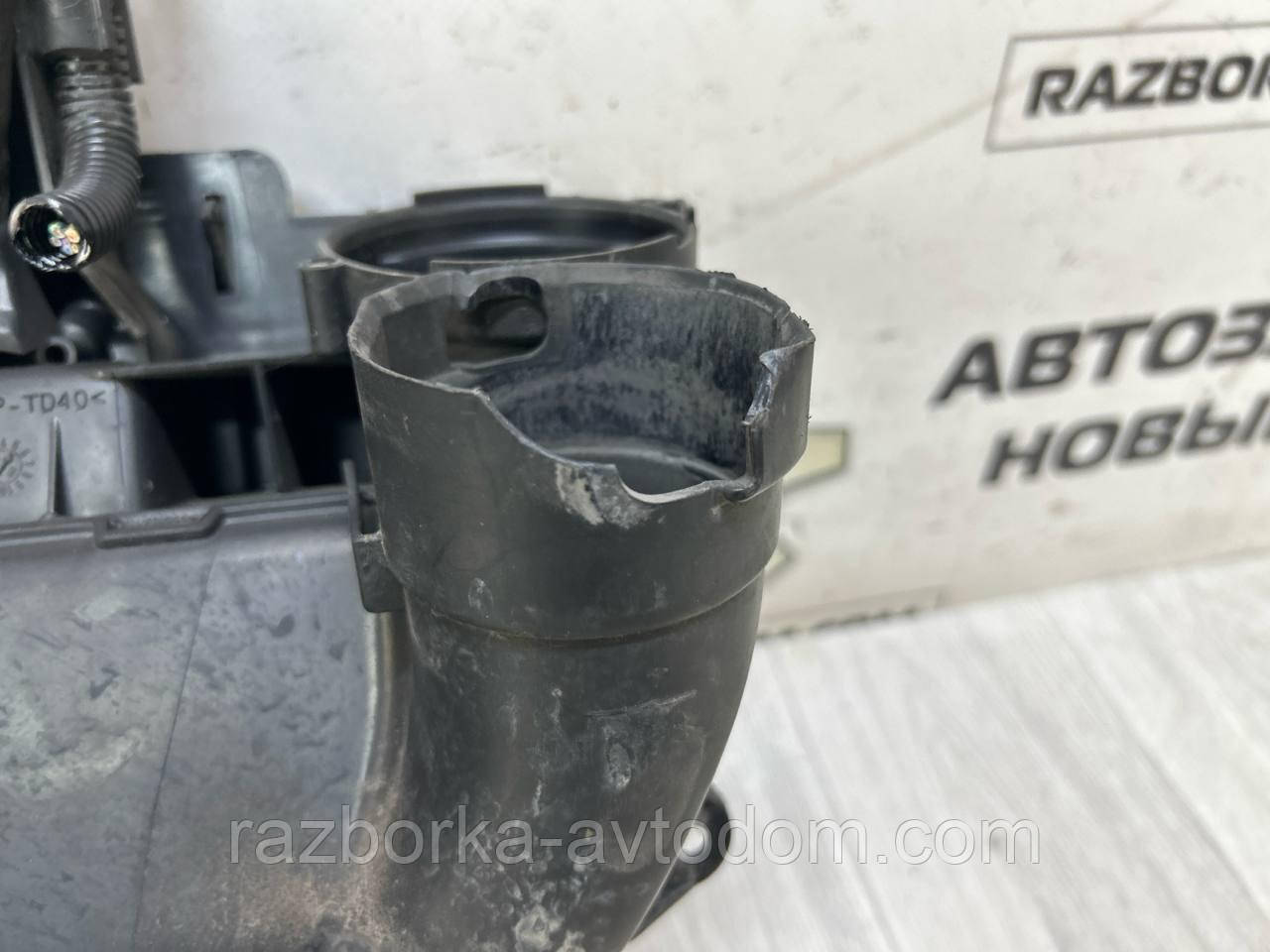 Корпус повітряного фільтра 1.4 HDi (8HR), 1.6 HDi (9H06) Peugeot 308 (07-), 308, 508, 508, Citroen C4 OE:967306108 Дефект OE 96730610801420V1