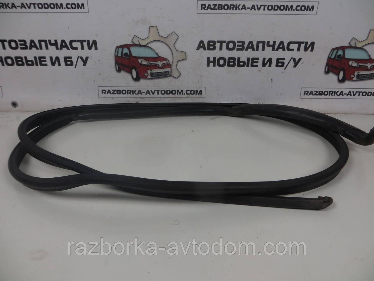 Щільна зовнішня гумка правої верхньої бочини (дверного отвору) Opel Zafira A (1999-2005) OE:90582042