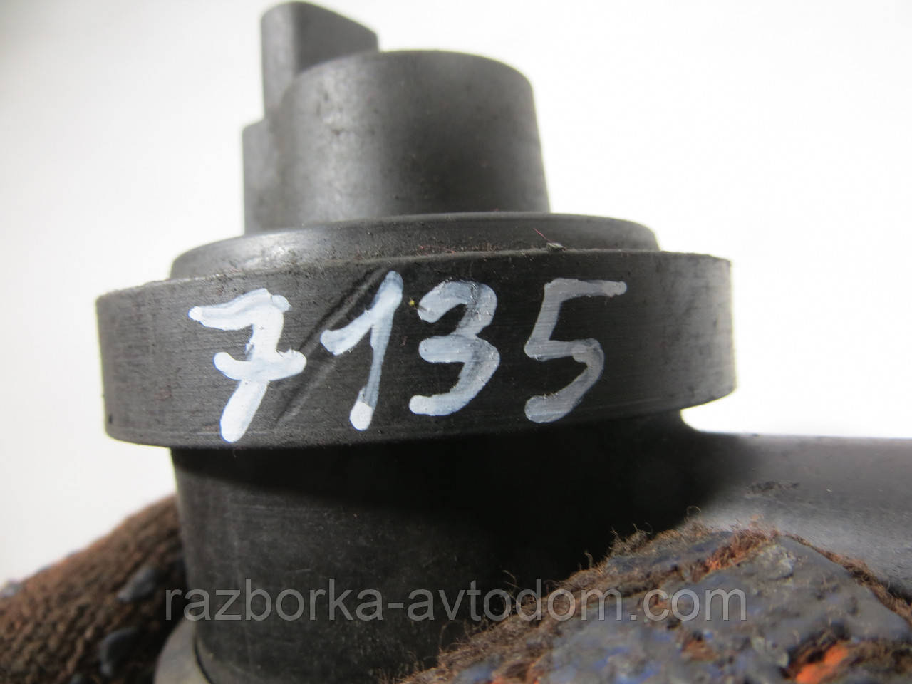 Редукційний клапан VW JETTA II, Golf 2 (1983-1992) ОЕ: 3900160942 OE 68129633