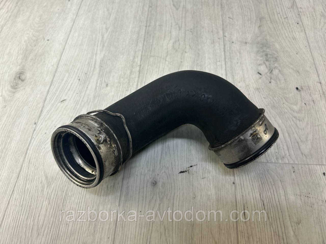 Патрубок інтеркулера Mercedes C-class 2.2cdi (W203) 2000-2007 OE:A2035282882