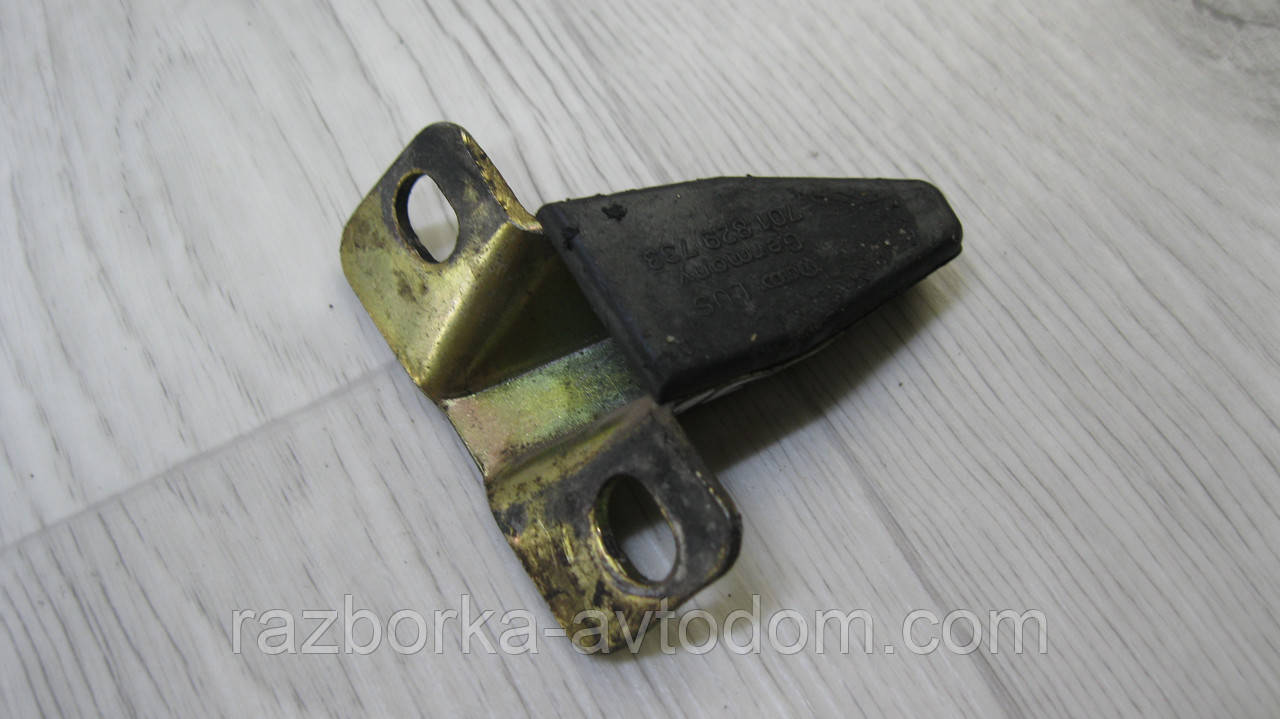 Напрямні двері задньої ляди (кришки багажника) ліва VW T4 (1990-2003) OE: 701829733
